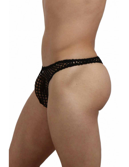 La masculinité est mise en avant de façon sexy avec ce string en maille filet transparente.