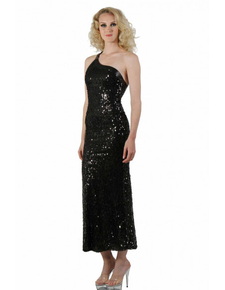 2 Robe longue en sequin. Haut asymétrique. Fermeture zip invisible coté. Finition tissu enduit.